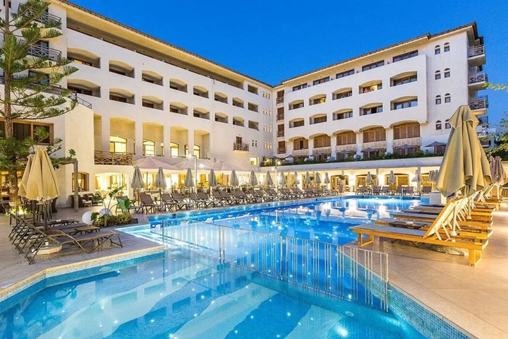 THEARTEMIS PALACE