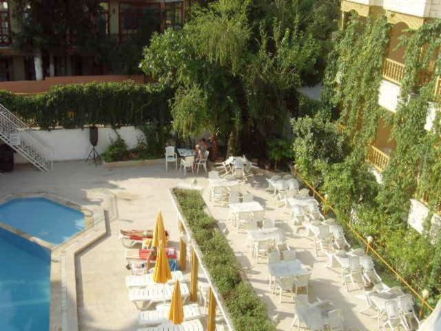 Mr Crane Hotel