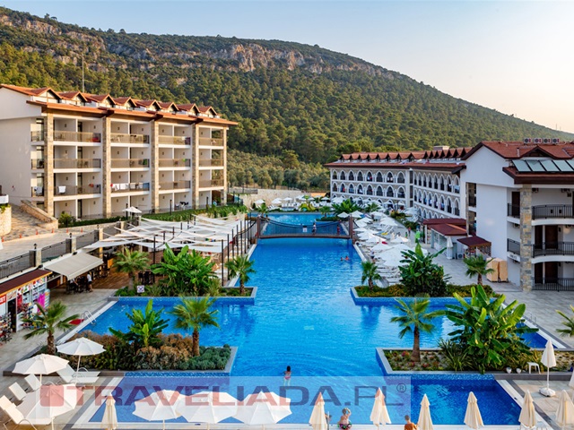 Ramada Resort Akbuk