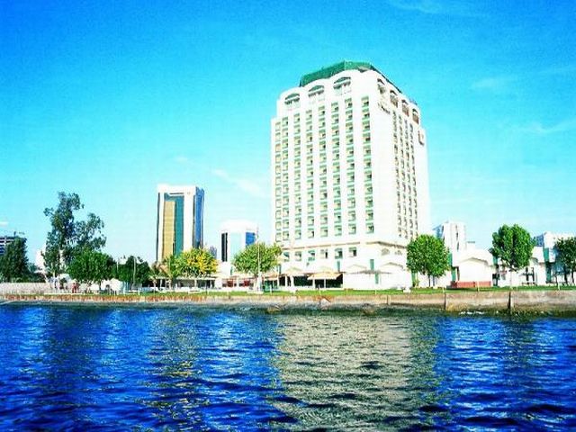 HOLIDAY INTERNATIONAL HOTEL SHARJAH