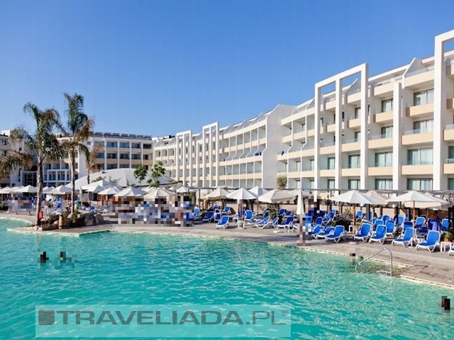 Hotel db Seabank Resort & Spa