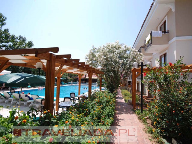 PERDIKIA BEACH HOTEL