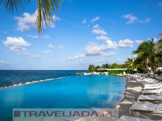 Papagayo Beach Resort
